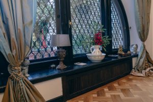 Art. History. Experience. – Eleganță și rafinament în cigar lounge București interbelic