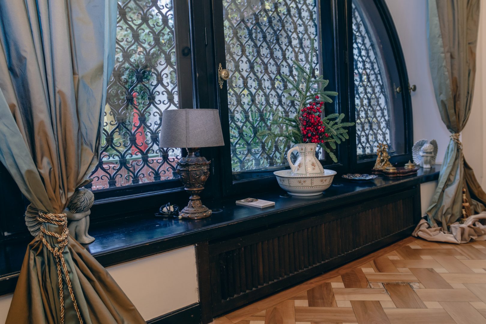 Art. History. Experience. – Eleganță și rafinament în cigar lounge București interbelic